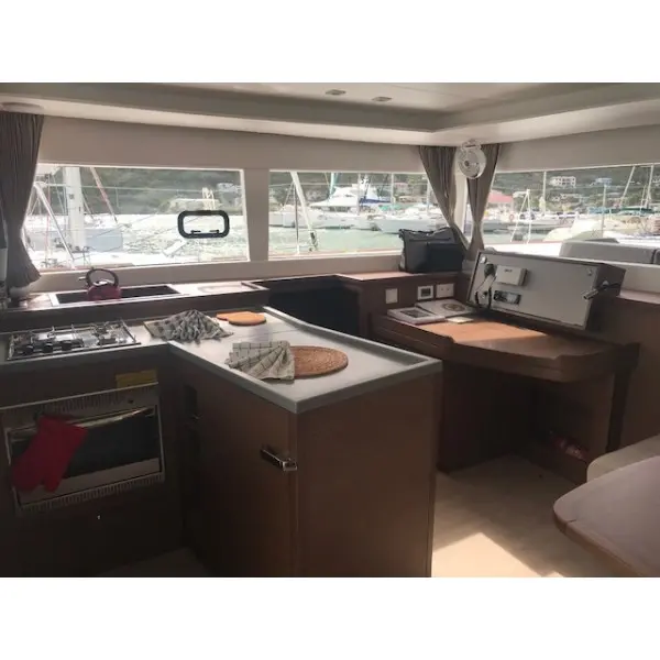 Lagoon 450 Fly - 