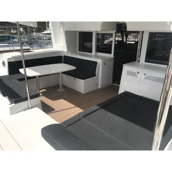 Lagoon 450 Fly - 