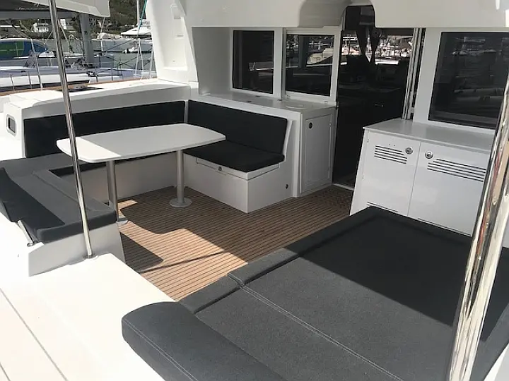 Lagoon 450 Fly - 