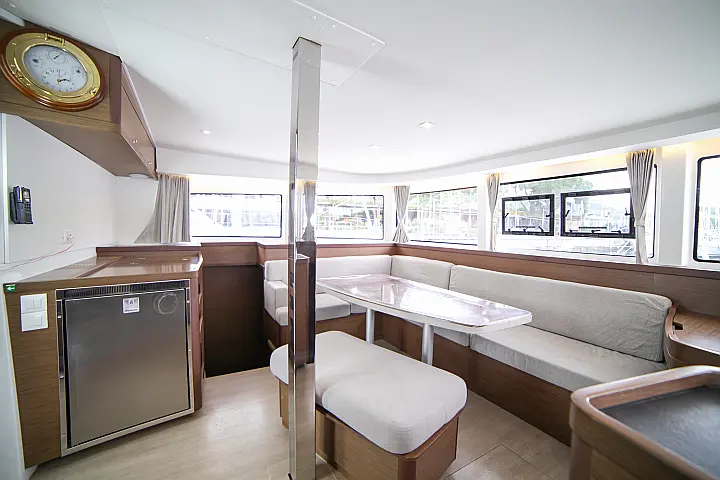 Lagoon 42 - 
