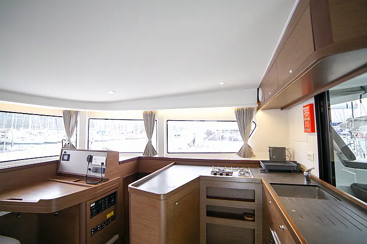 Lagoon 42 - 