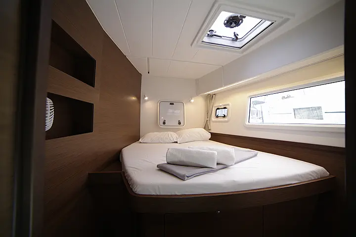 Lagoon 42 - 