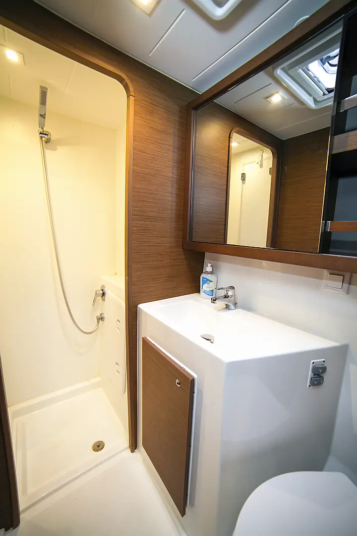 Lagoon 42 - 