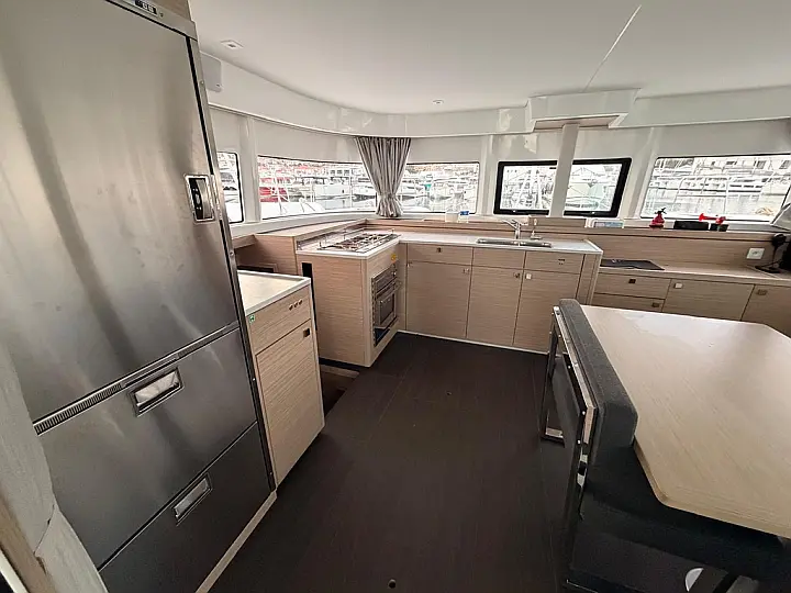 Lagoon 43 - 
