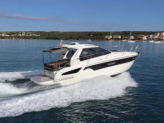 Bavaria S33 HT