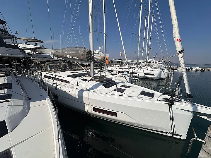 Dufour 470 - 