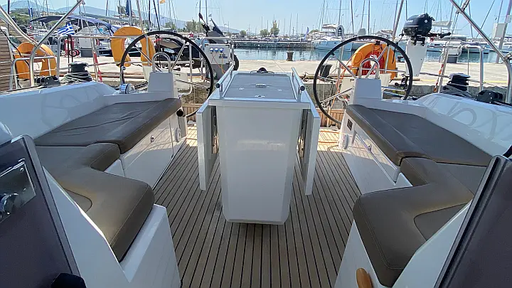 Oceanis 40.1 (3 double and 1 bunk beds) - 