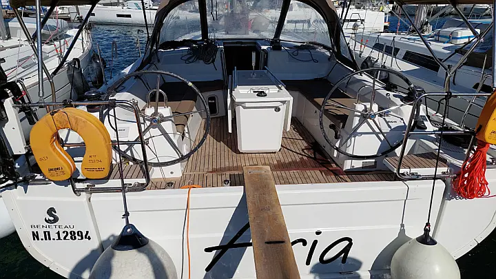 Oceanis 40.1 (3 double and 1 bunk beds) - 