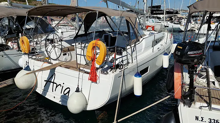 Oceanis 40.1 (3 double and 1 bunk beds) - 