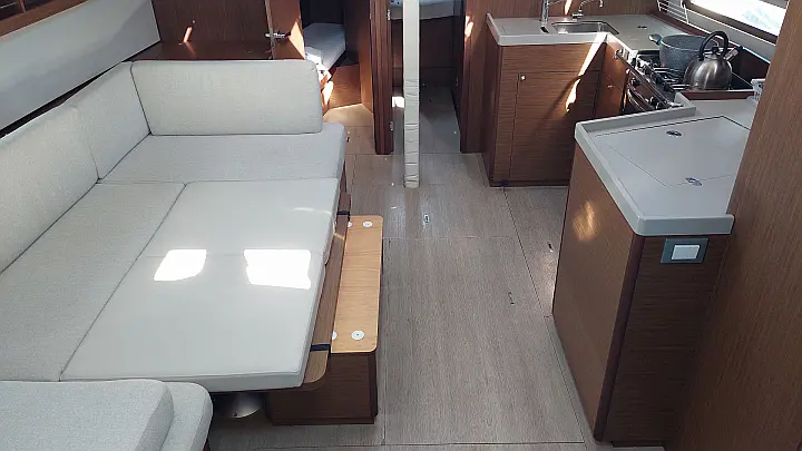 Oceanis 40.1 (3 double and 1 bunk beds) - 
