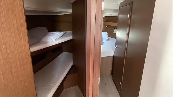Oceanis 40.1 (3 double and 1 bunk beds) - 