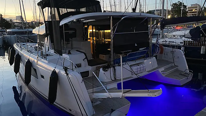 Lagoon 42 (A/C, Watermaker, Gen)_12 - 