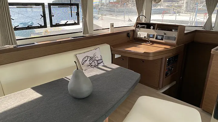 Lagoon 42 (A/C, Watermaker, Gen)_12 - 
