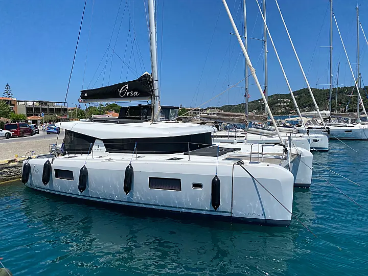 Lagoon 42 (A/C, Watermaker, Gen)_12 - External image