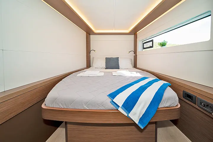 Lagoon 46 A/C & GEN & WM - 