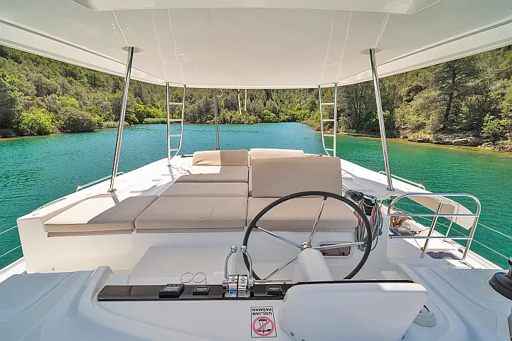 Lagoon 46 A/C & GEN & WM - 