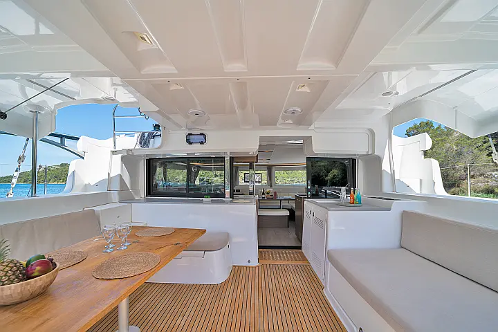 Lagoon 46 A/C & GEN & WM - 