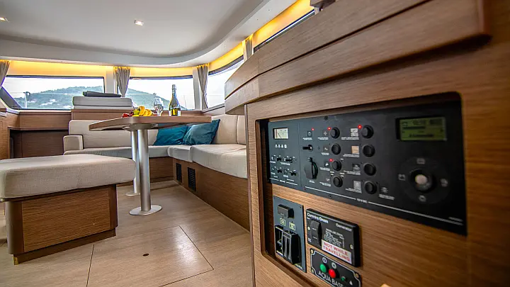 Lagoon 42 (A/C, Watermaker, Gen)_12 - 