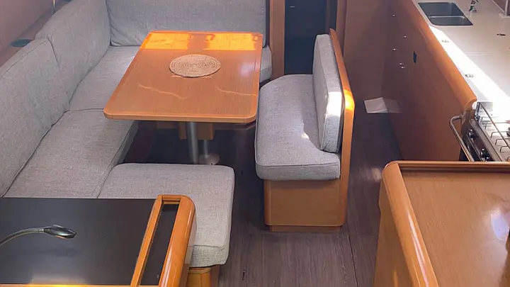 Sun Odyssey 519 (A/C, Gen) - 