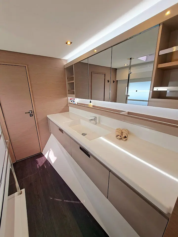Aura 51 - 