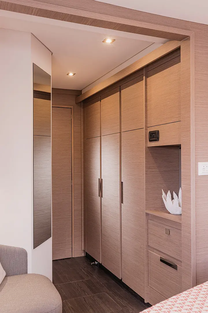 Aura 51 - 