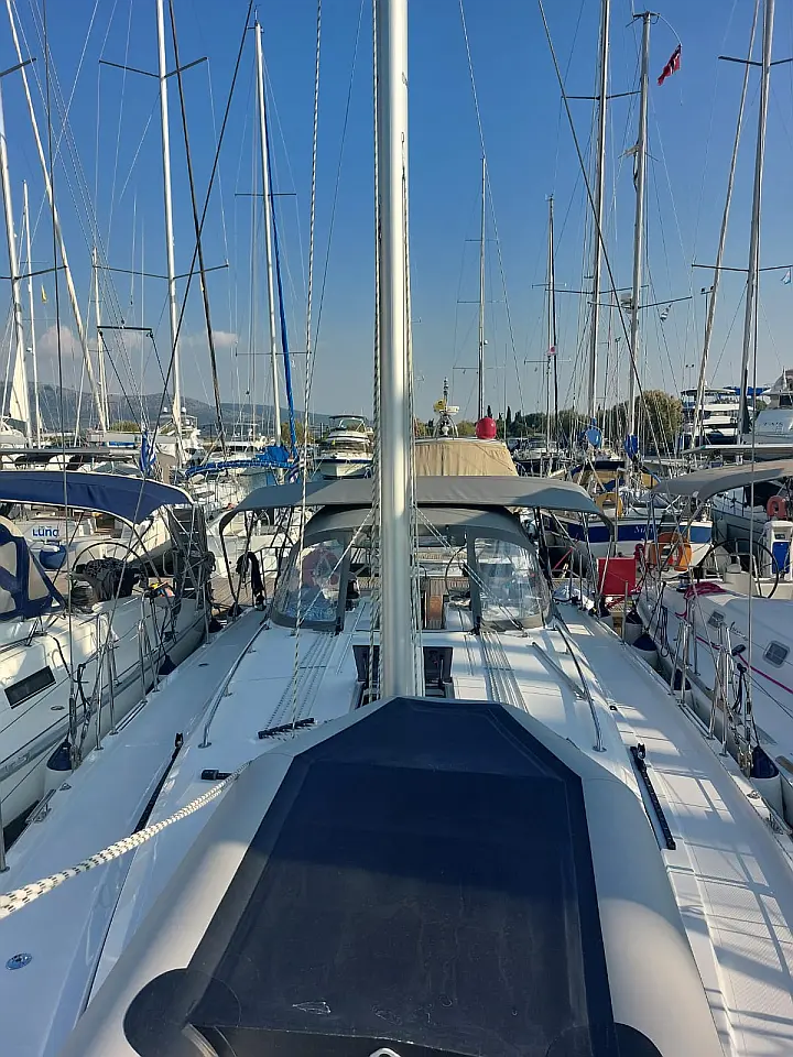 Bavaria C42 - 