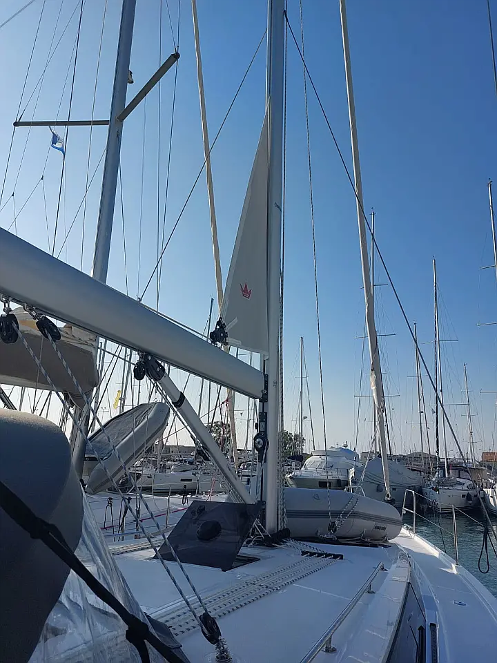 Bavaria C42 - 