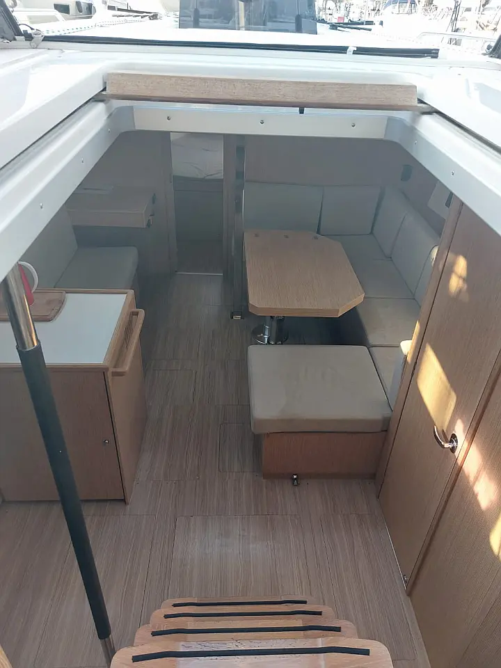 Bavaria C42 - 