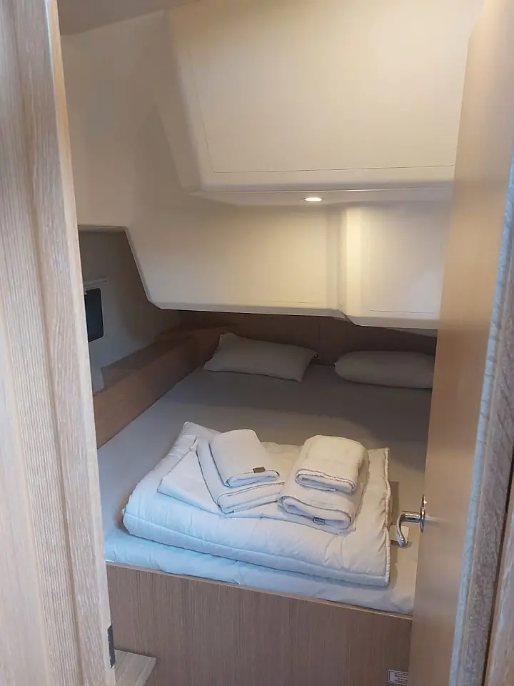 Bavaria C42 - 