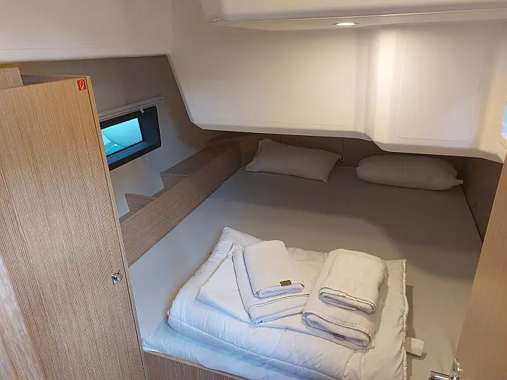 Bavaria C42 - 