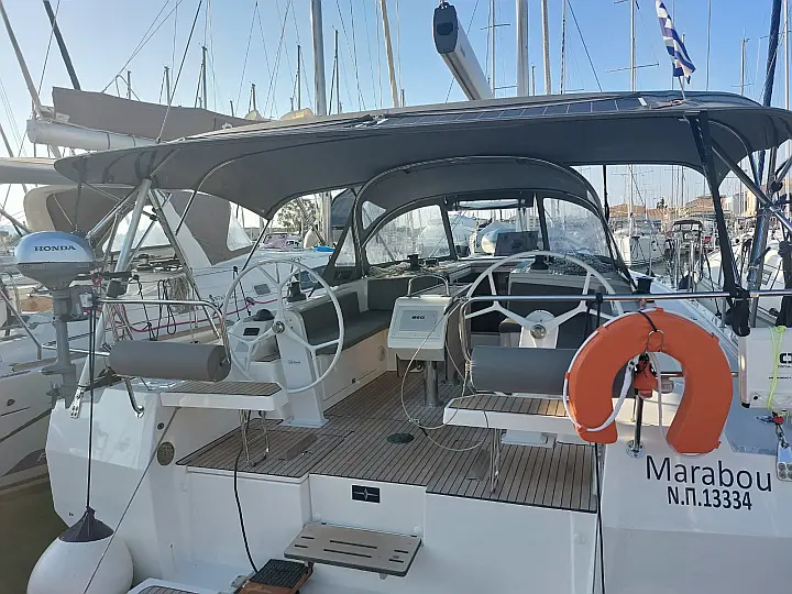 Bavaria C42 - 