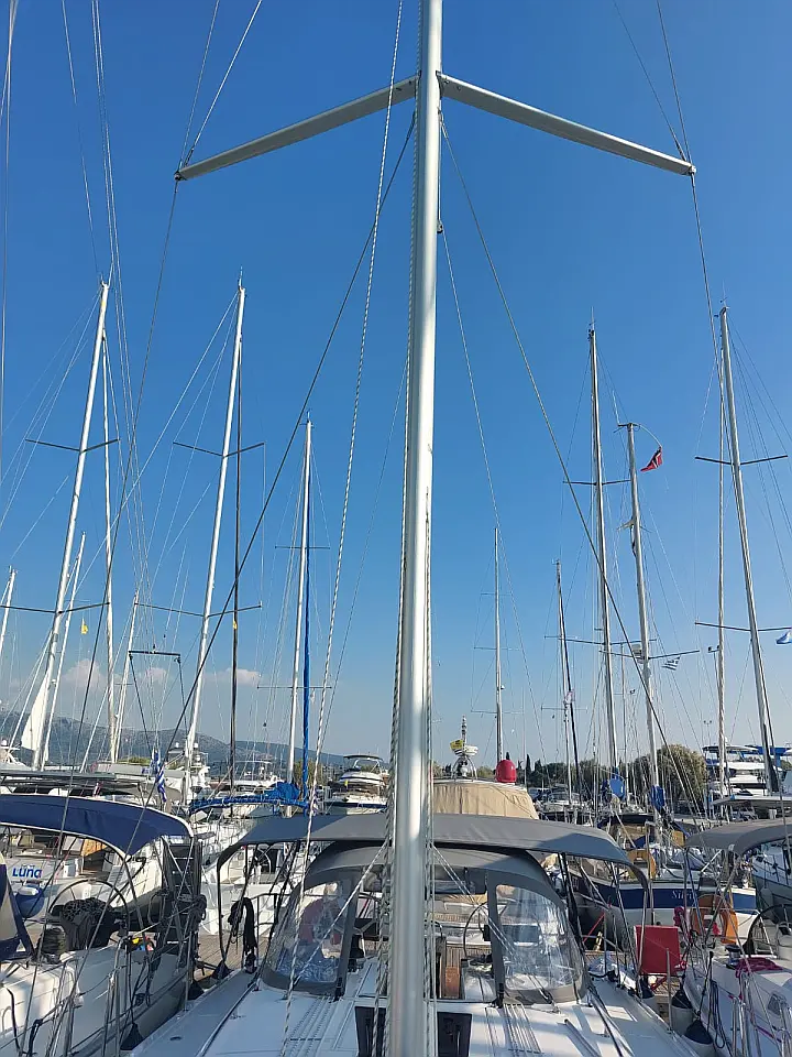 Bavaria C42 - 