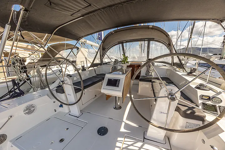 Bavaria C42 - 