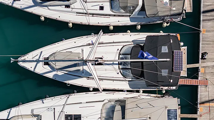 Bavaria C42 - 