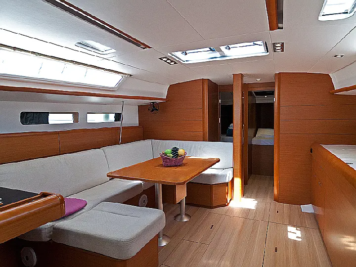 Sun Odyssey 469 - interior