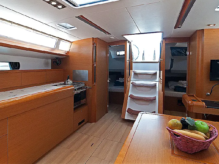 Sun Odyssey 469 - interior