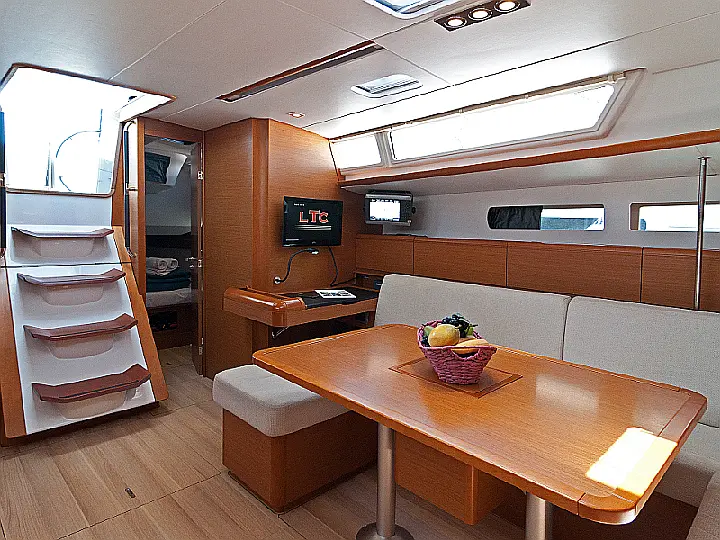 Sun Odyssey 469 - interior