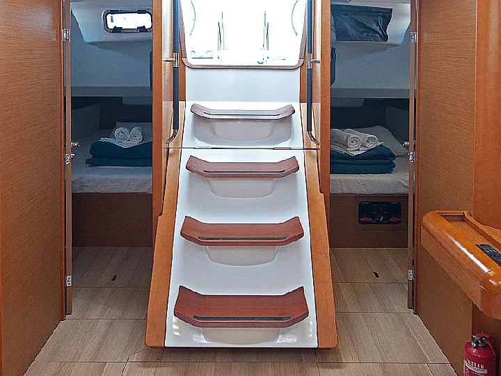 Sun Odyssey 469 - interior