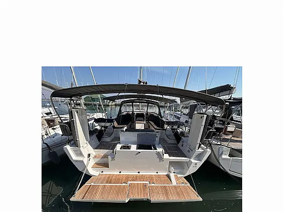 Dufour 470