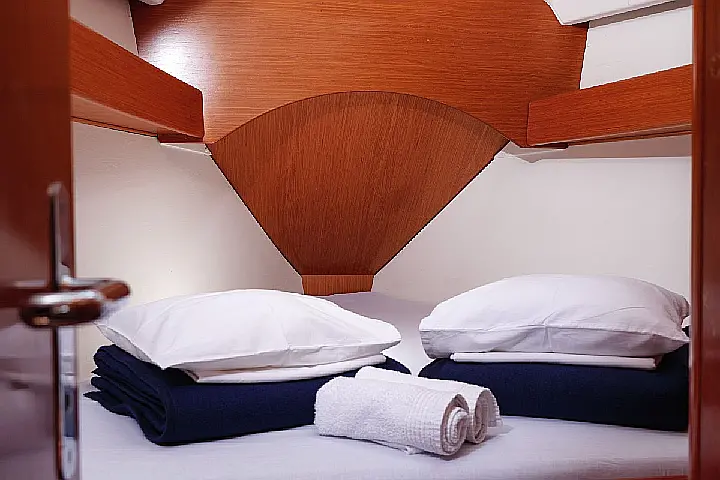 Beneteau Cyclades 39.3 - Interior - cabin (photo taken 2019)