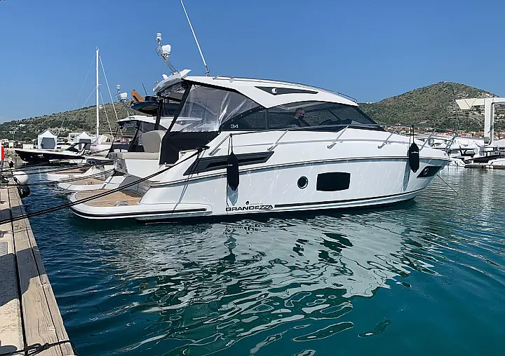 Grandezza 34 OC - side