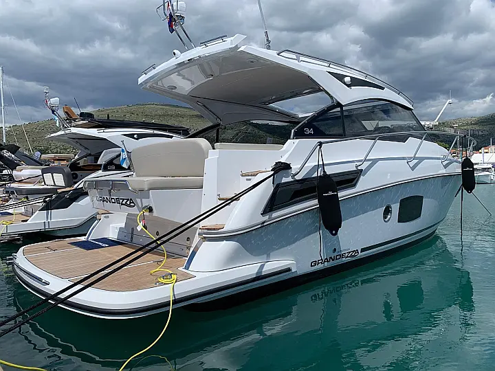 Grandezza 34 OC - stern platform