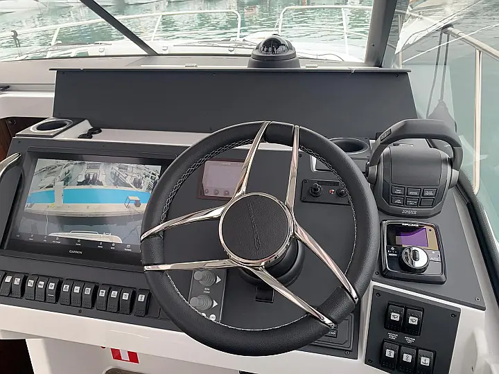 Grandezza 34 OC - steering wheel