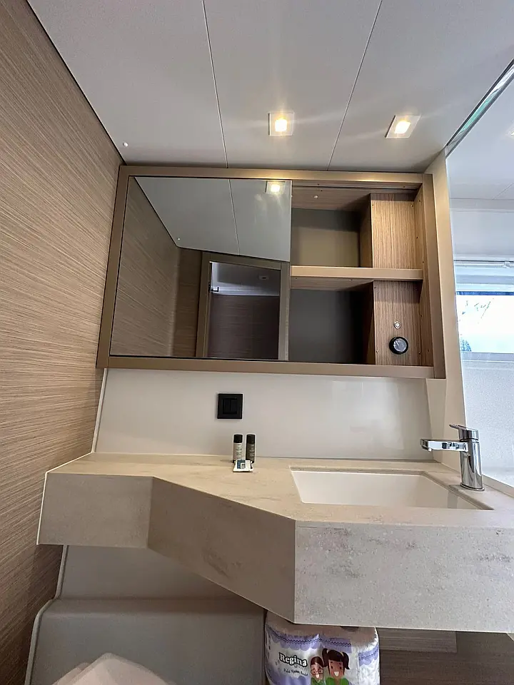 Lagoon 46 - 