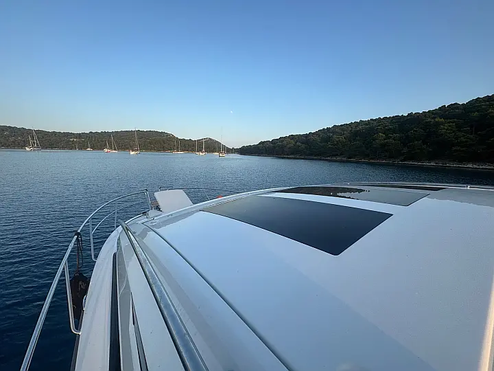 Grandezza 34 OC - solar panels