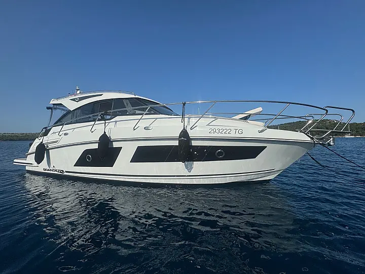 Grandezza 34 OC - side