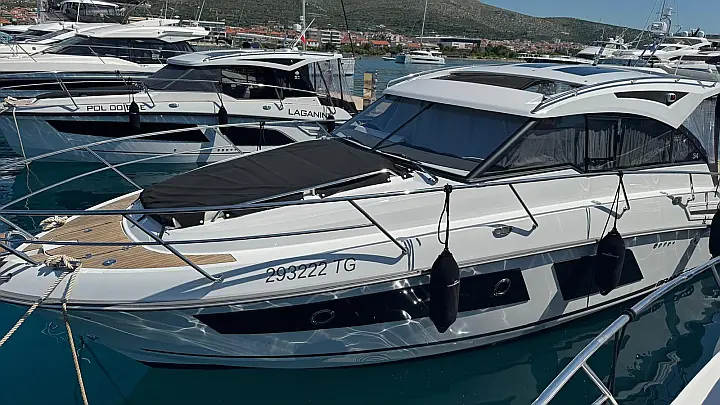 Grandezza 34 OC - bow