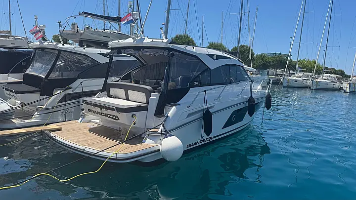 Grandezza 34 OC - side