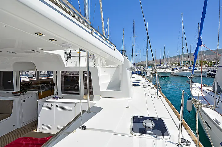 Lagoon 450 Fly A/C & GEN - 