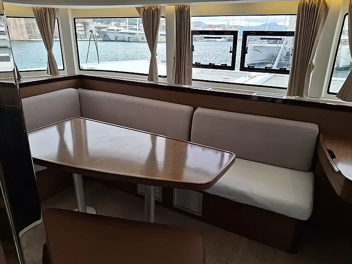 Lagoon 42 - 